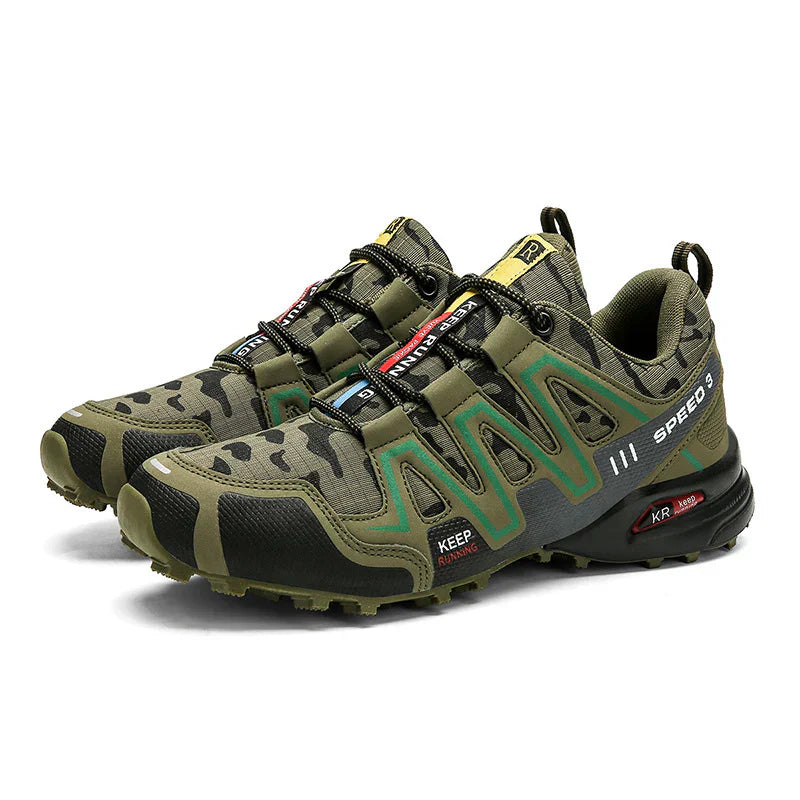 Herren Wandersneaker von oben mit Schnürung und gepolstertem Einstieg