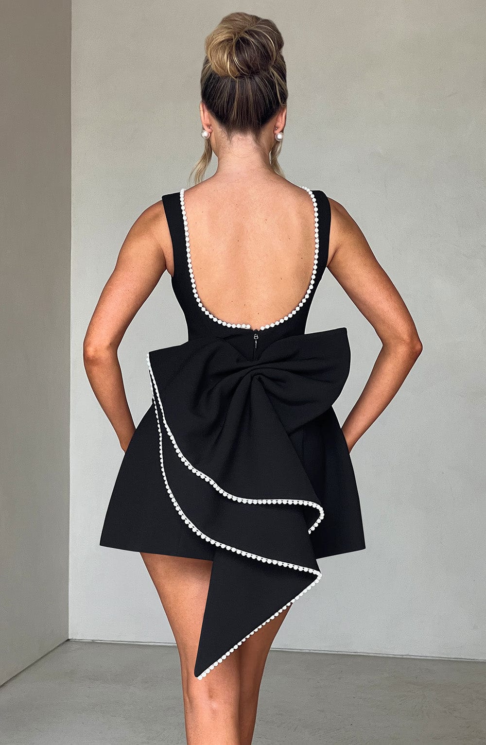 Damen Mini Kleid Mit Verspieltem Chic Design