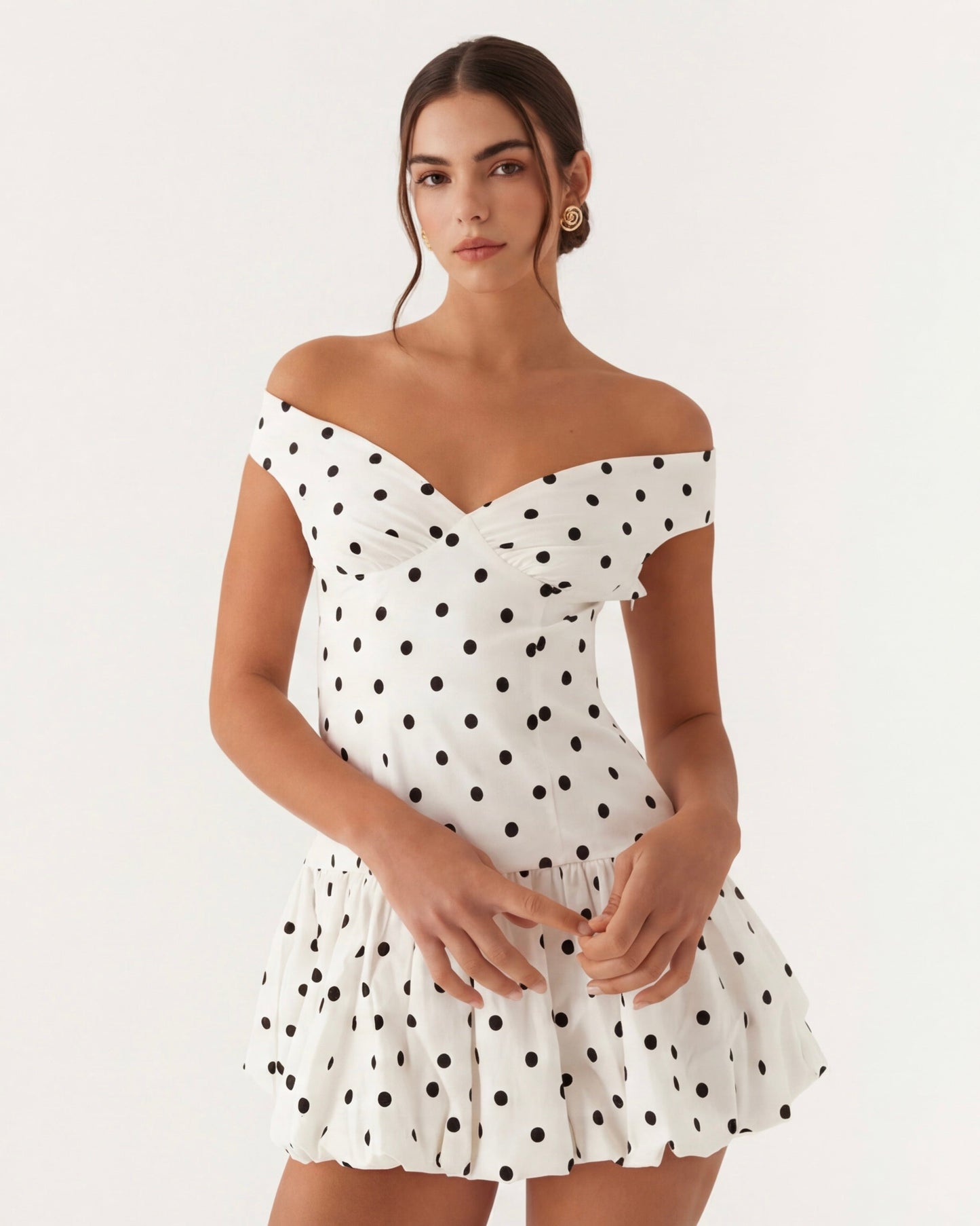 Schulterfreies Mini-Kleid aus Baumwolle mit gerafften Details und Polka-Dots in Weiß