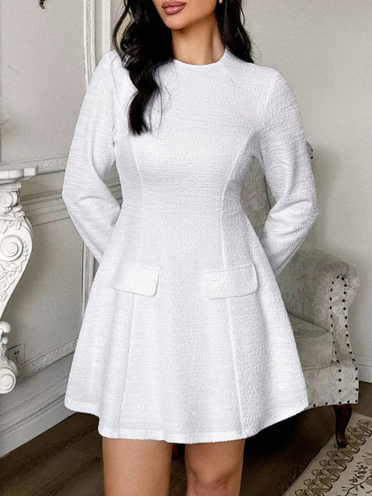 Damen Minikleid mit Ausschnitt am Rücken und langen Ärmeln