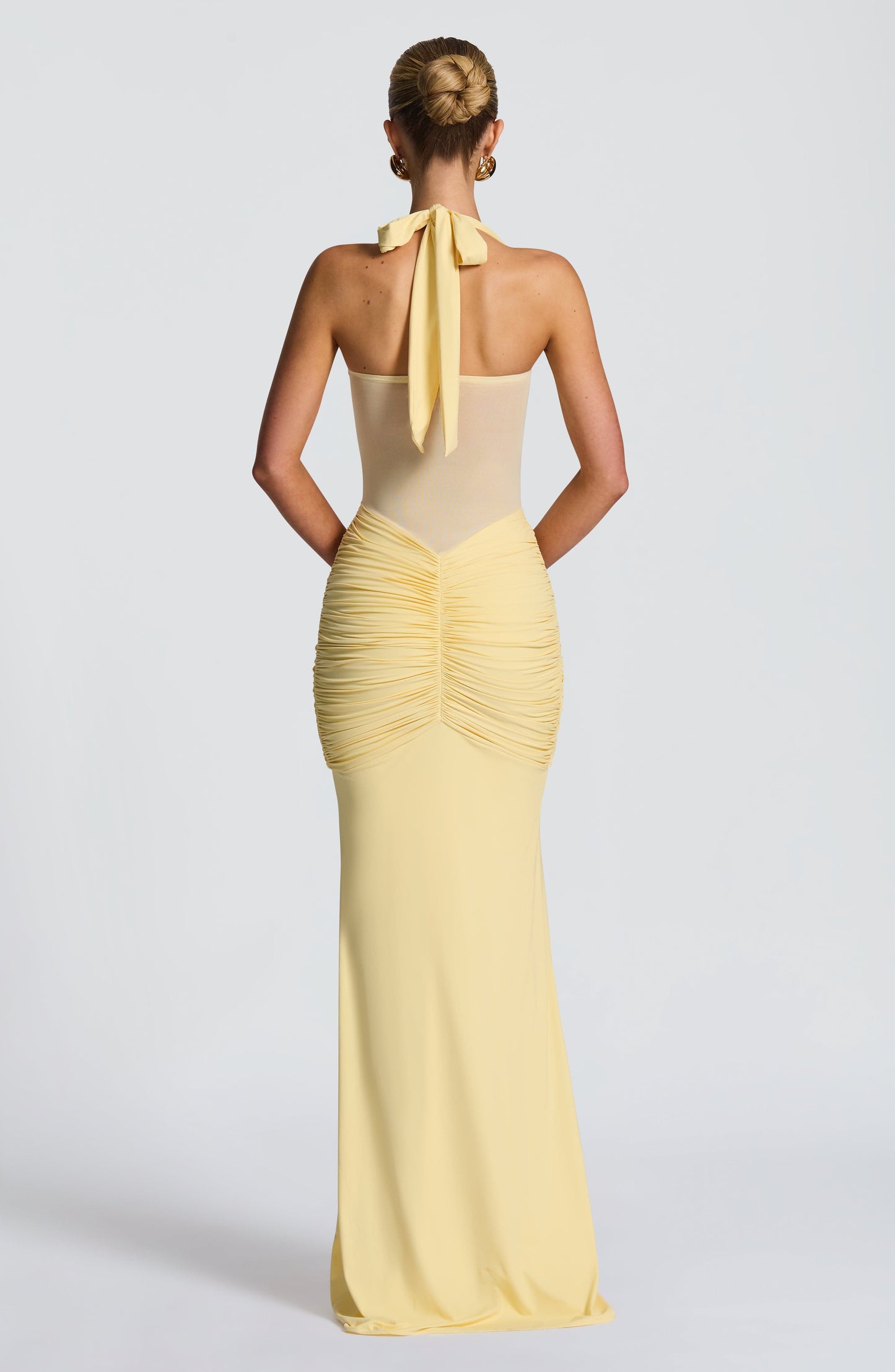 Ärmelloses gerafftes Jersey-Mesh-Maxikleid