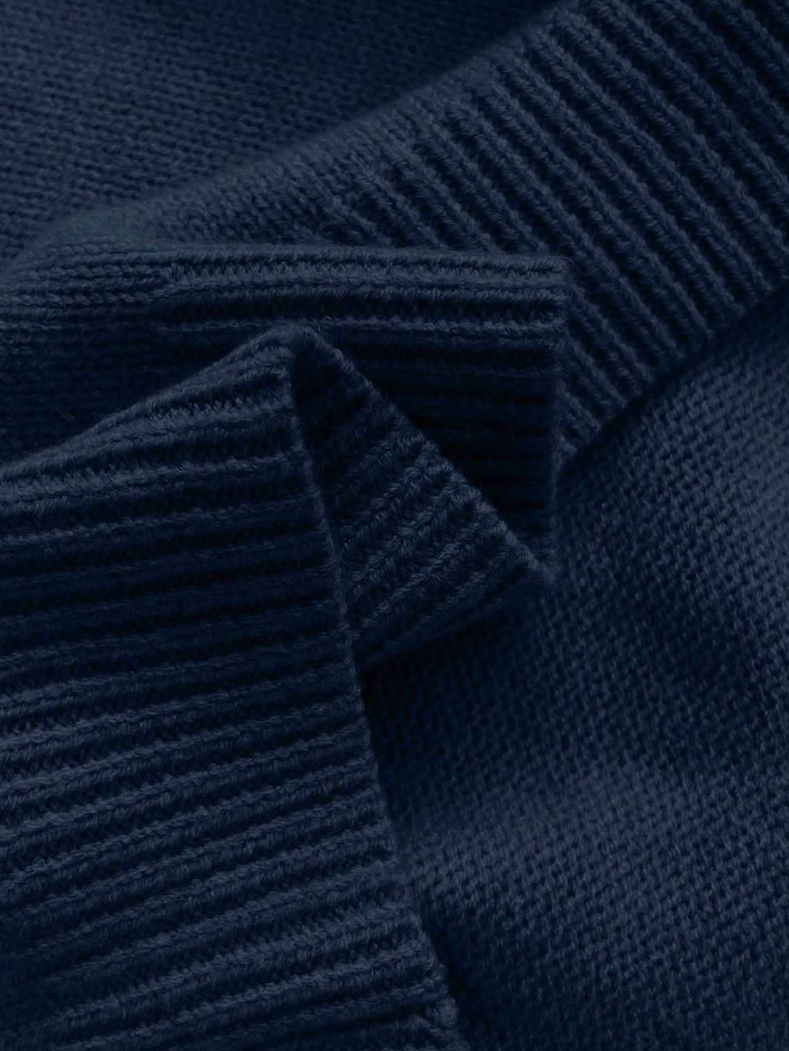Gestrickte Bluse mit elegantem Spitzenkragen für Damen