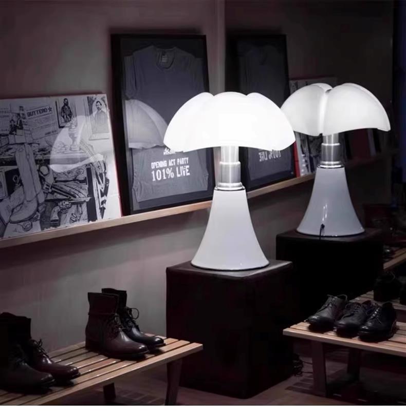 Tischlampe im Fledermaus-Stil Design