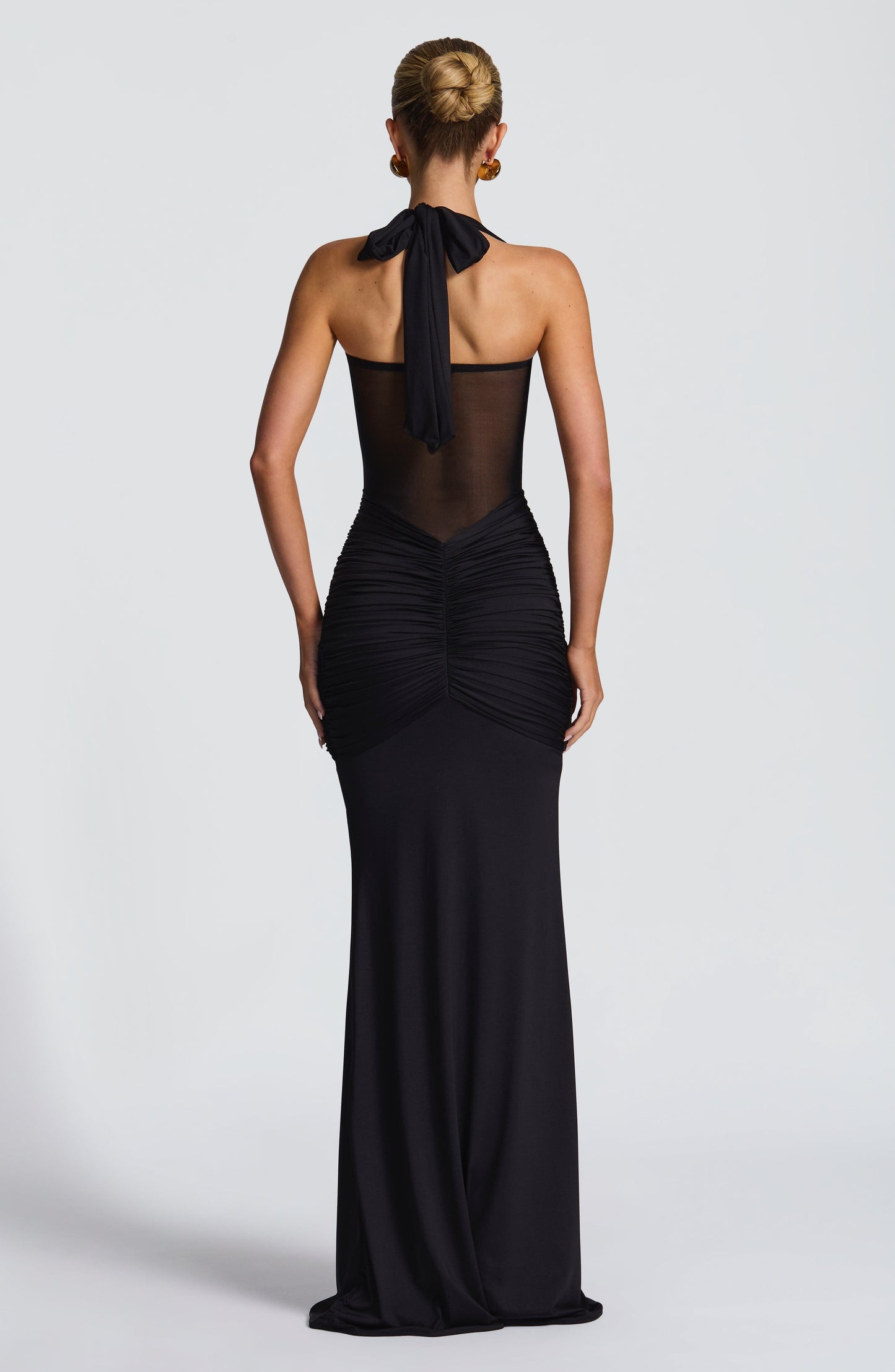 Ärmelloses gerafftes Jersey-Mesh-Maxikleid