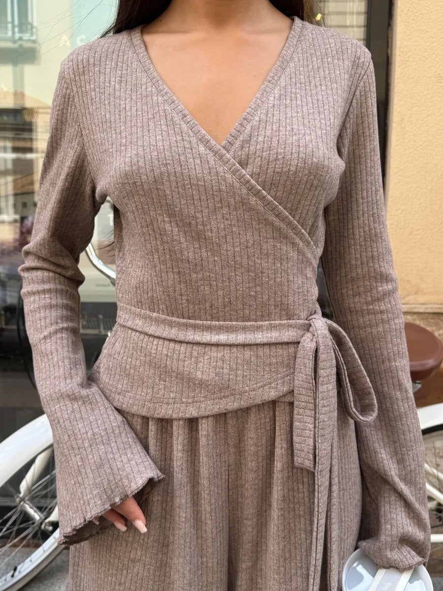 Grau Geripptes Strick-Crop-Top und Weite Hosen Set