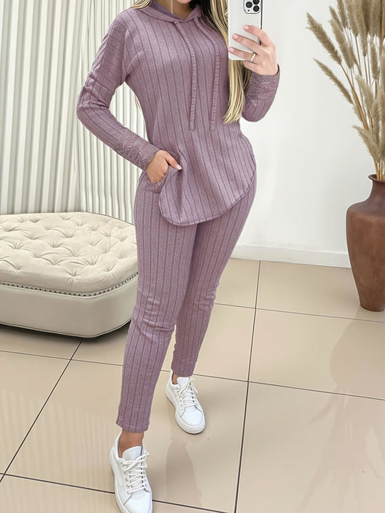 Zweiteiliges Strickset mit Kapuzenpullover und Hose für Damen