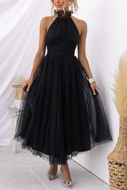 Maxikleid mit gerafftem Tüll-Halfterdetail