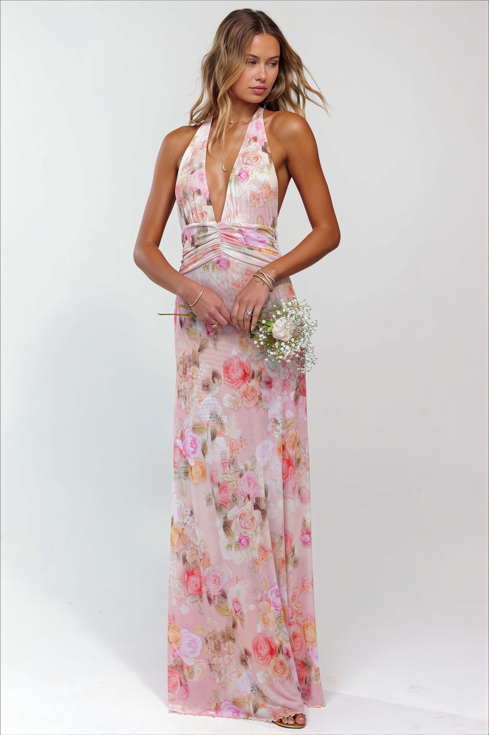 Damen-Maxikleid mit Print und offenem Rücken in Rückansicht