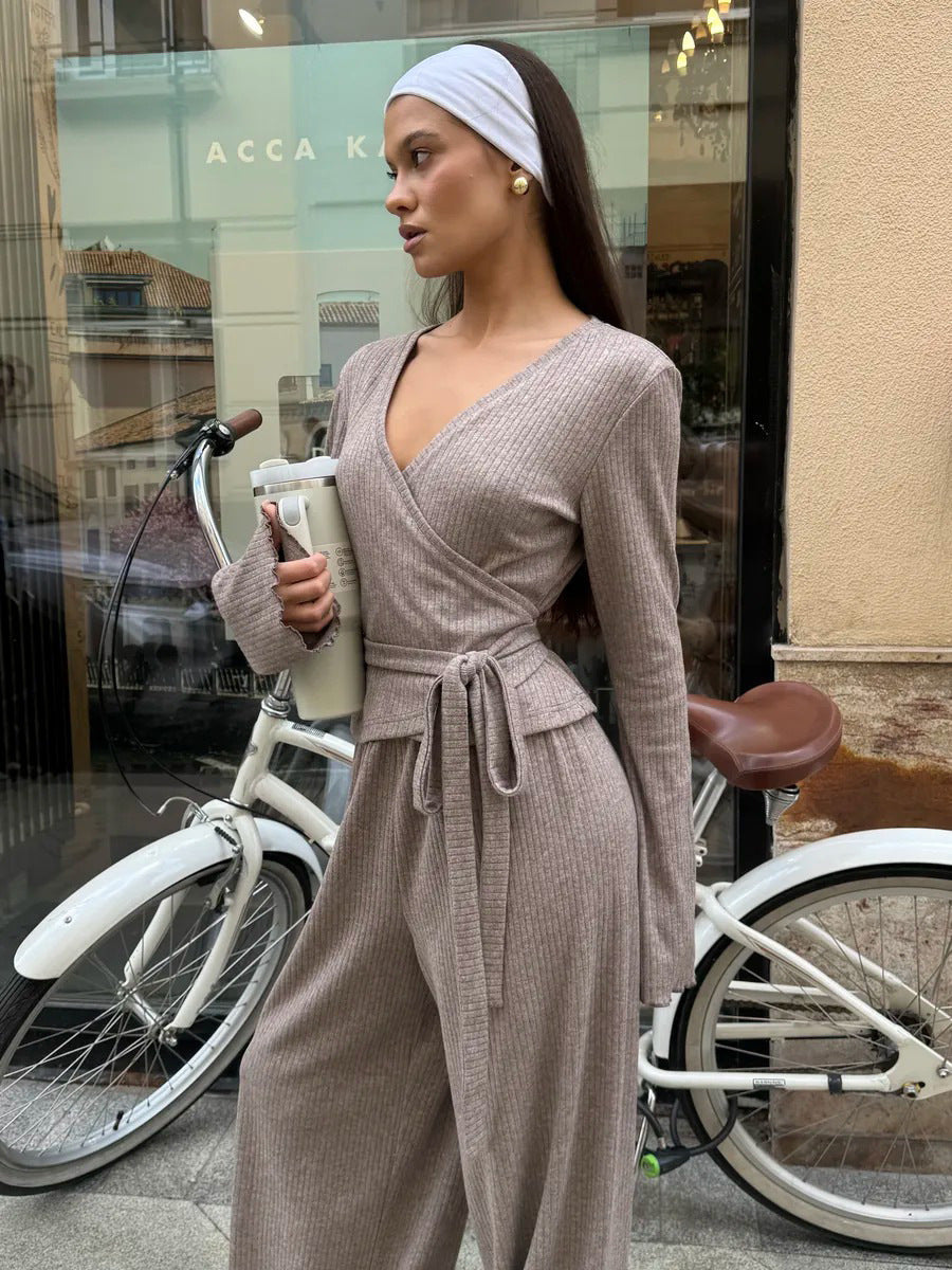 Grau Geripptes Strick-Crop-Top und Weite Hosen Set