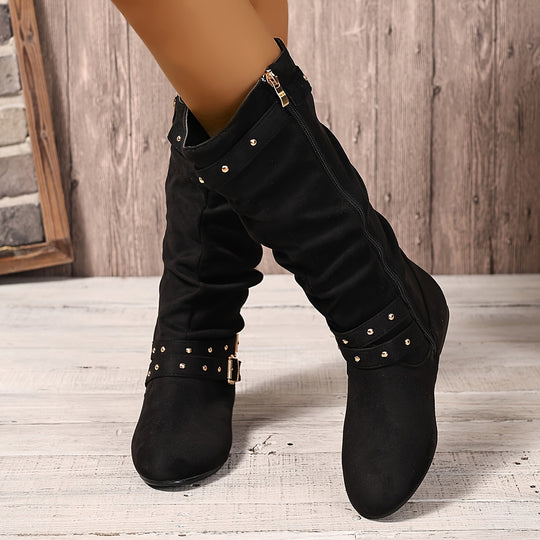 Kniehohe Stiefel mit Zierschnallen und flacher Sohle für Damen