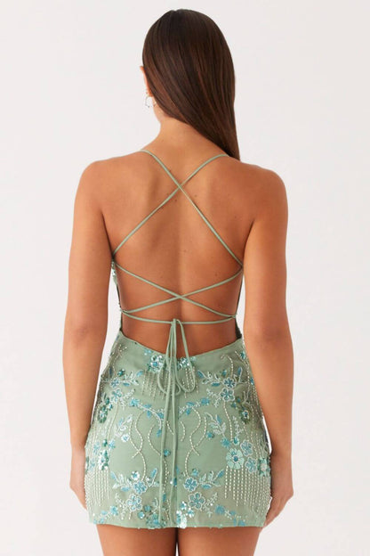 Kurzkleid mit Paillettenverzierung