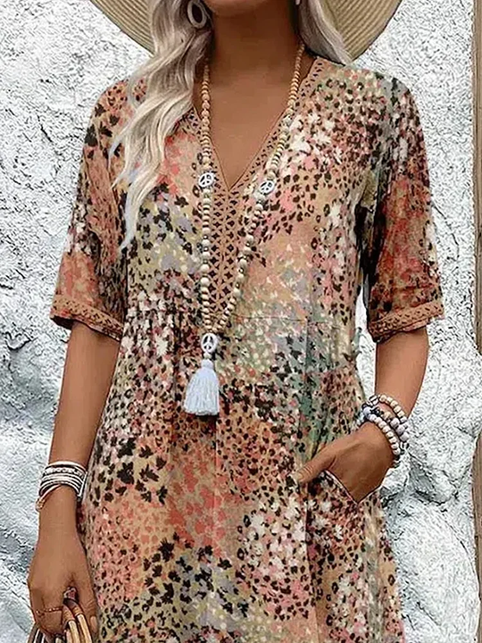 Damen Kleid In Mittlerer Länge Mit Lebendigem Design
