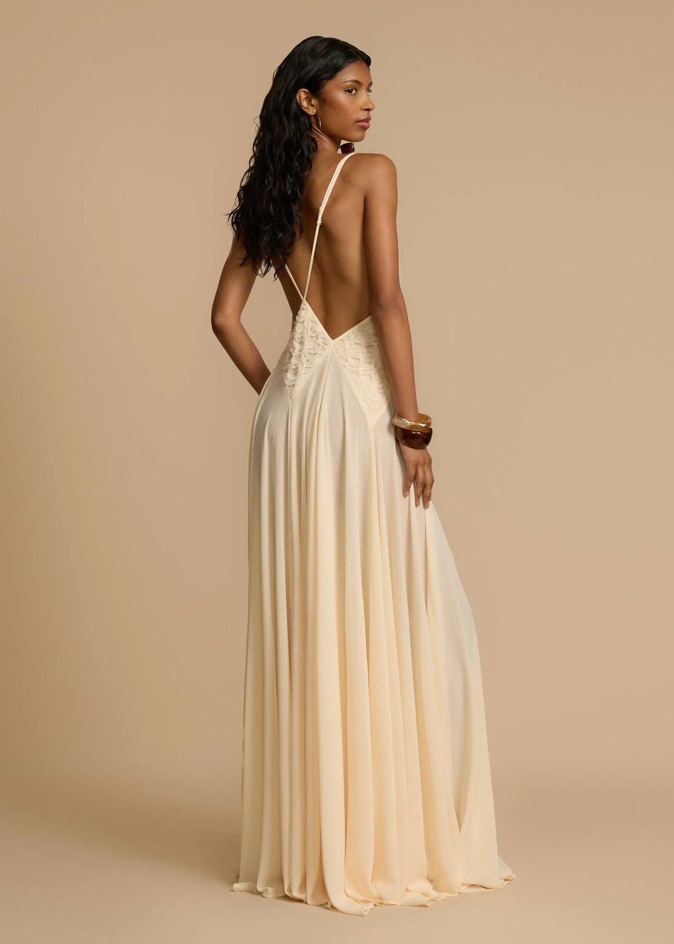 Weißes tief V-Ausschnitt Spitzen-Maxikleid fließendes Sommer-Cami