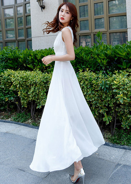 Weißes ärmelloses Chiffon-Maxikleid mit hoher Taille und ausgestelltem Rock