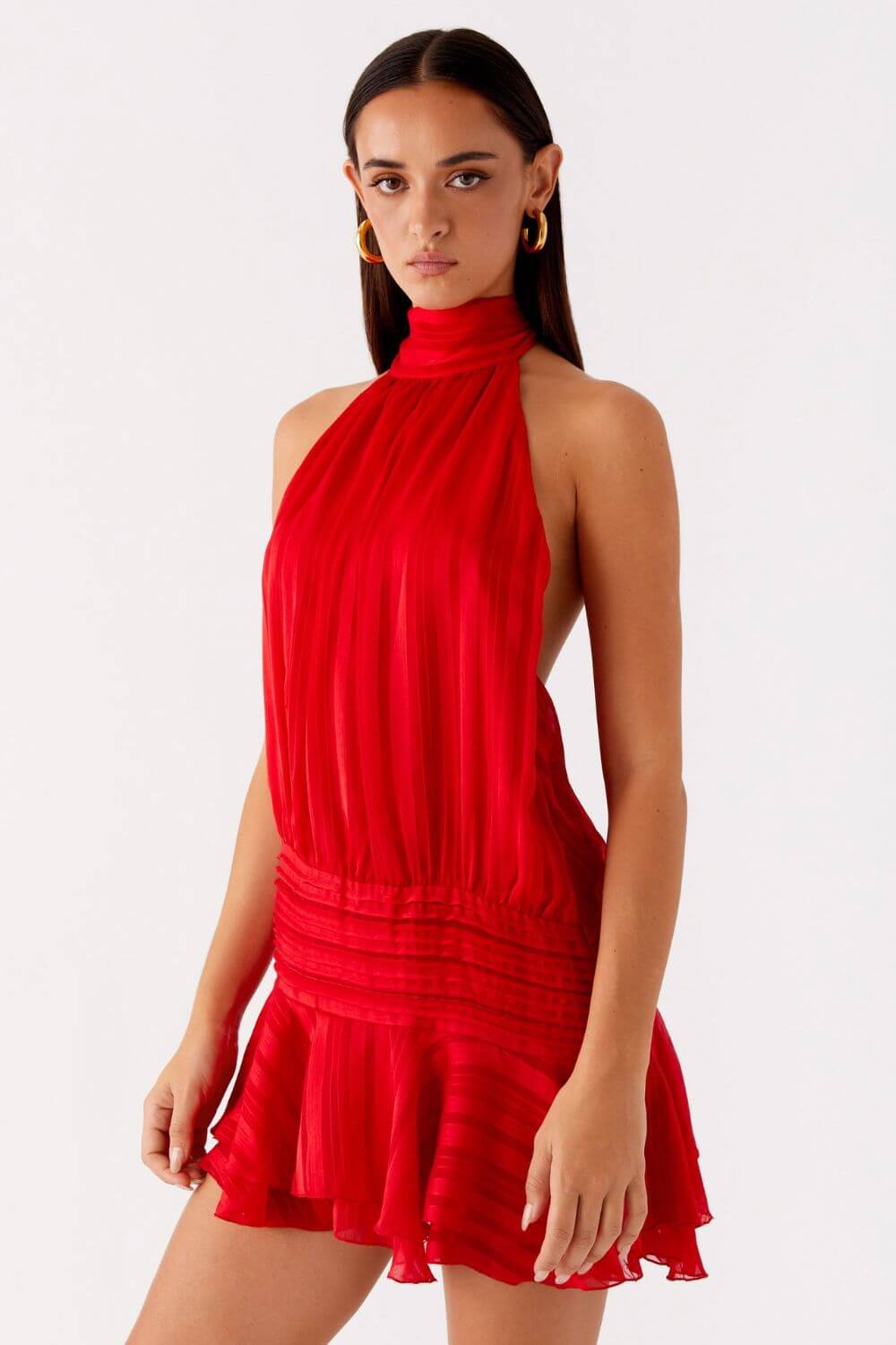 Kurzes Kleid mit satiniertem drapiertem Ausschnitt