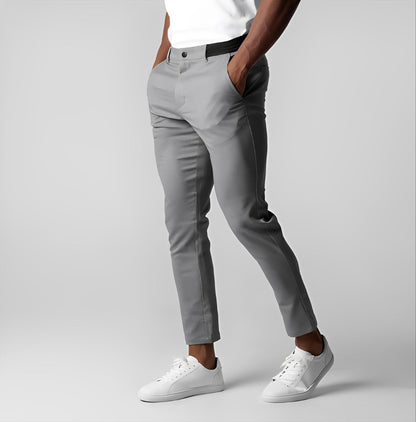 Herren Locker sitzende schmal geschnittene Chino-Hose