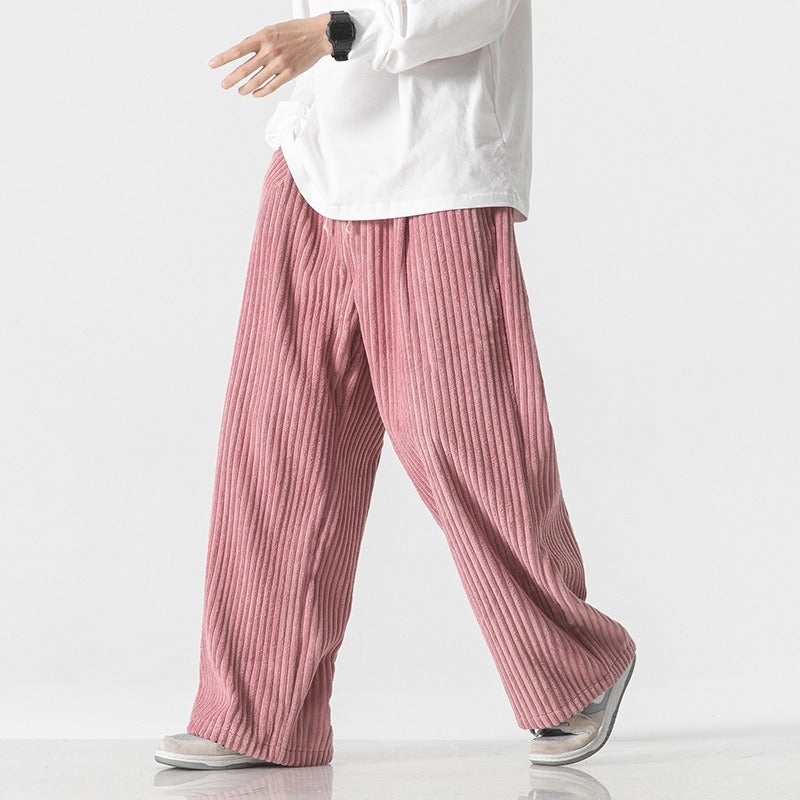 Herren Cordhose mit Relaxed Fit und Kordelzug in Vorderansicht