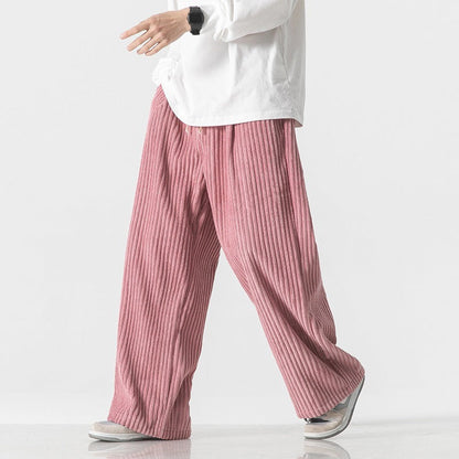 Herren Cordhose mit Relaxed Fit und Kordelzug in Vorderansicht