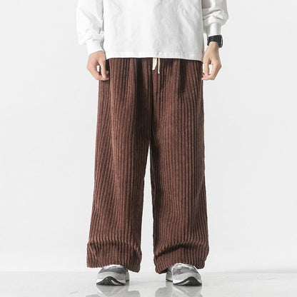 Rückansicht der Herren Cordhose mit Relaxed Fit