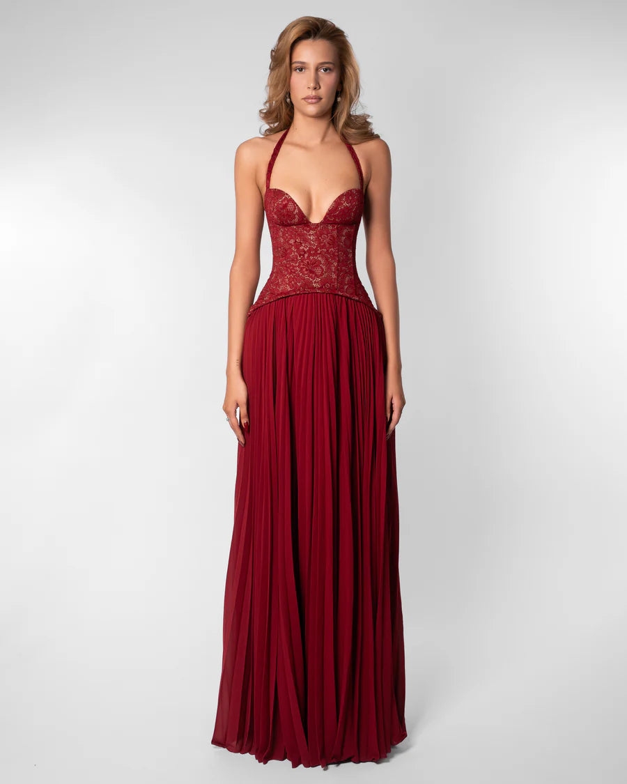 Fließendes Maxikleid in lebendigen Farben