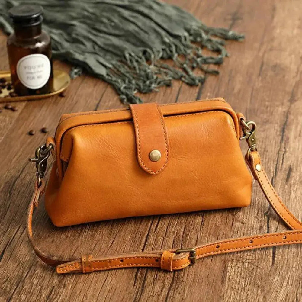 Kompakte Umhängetasche mit Vintage-Verschluss für Damen