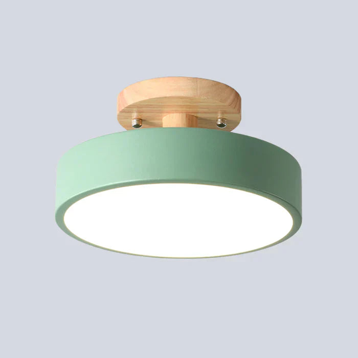 Skandinavische LED-Deckenlampe mit Holzdetails & modernen Farboptionen