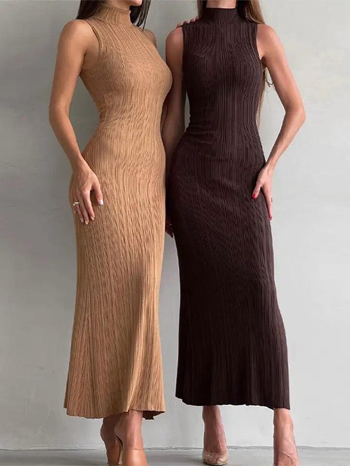Weiches Strickkleid mit figurbetontem Oberteil und ausgestelltem Rock, Midi-Länge, Damen