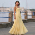 Gelbes gerafftes, drapiertes Maxikleid