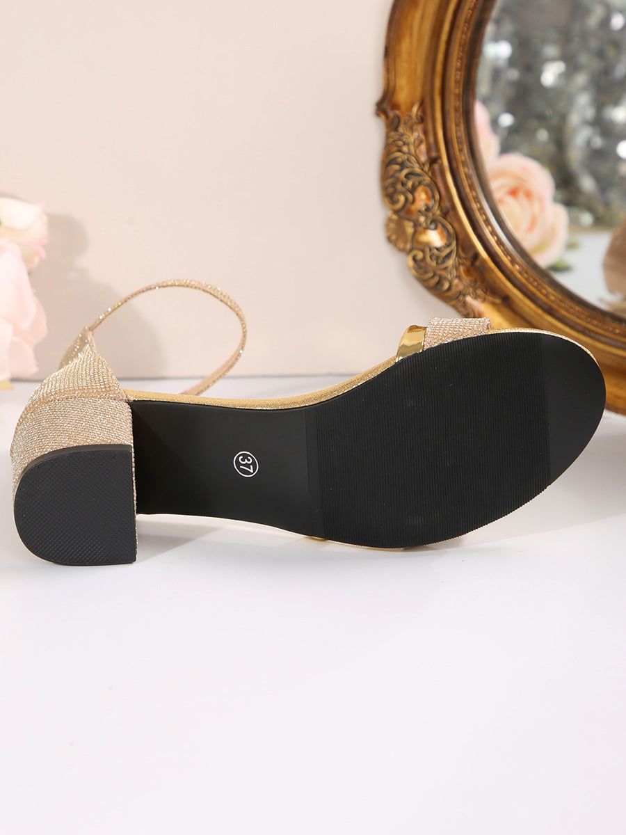 Detailansicht der Damen Sandalen mit Knöchelriemen und schlichtem, einfarbigem Look