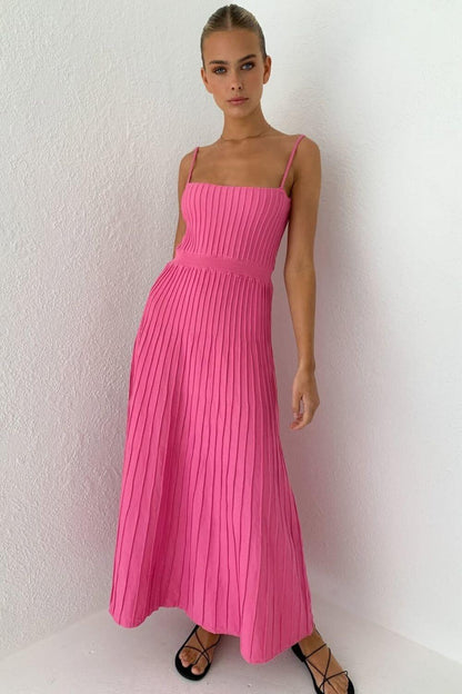 Plissiertes Strick-Midikleid mit Spaghettiträgern