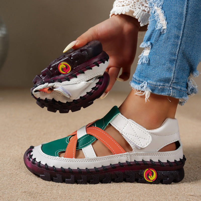Schrägansicht der Damen Ledersandalen für Alltag und Sommer