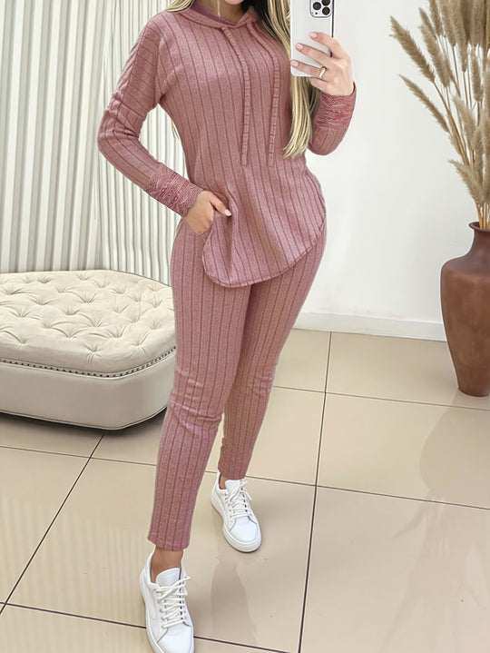 Zweiteiliges Strickset mit Kapuzenpullover und Hose für Damen