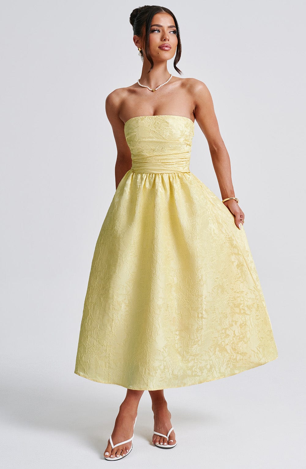 Blumiges Jacquard-Trägerloses Midikleid Zitrone