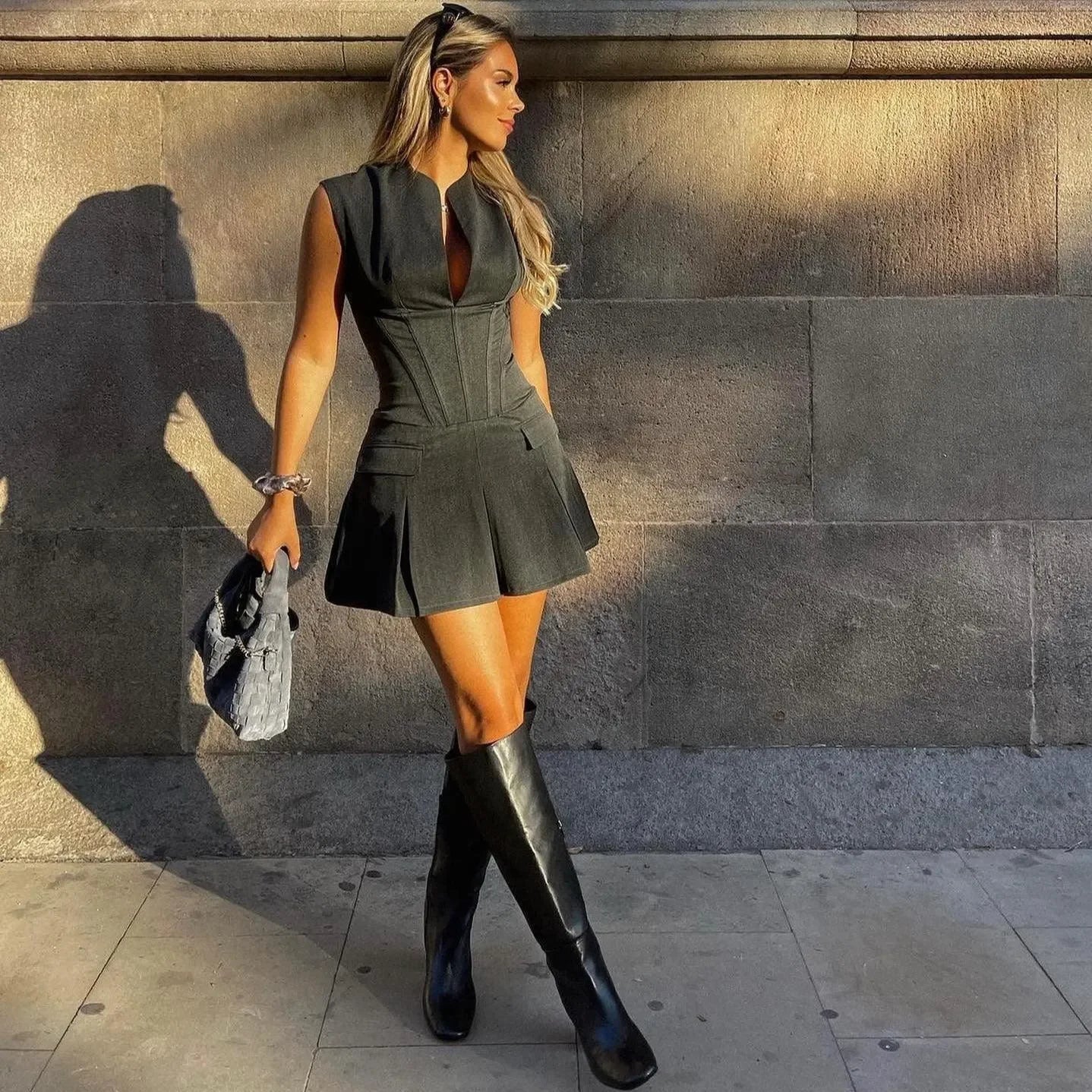 Plissiertes Korsett-Minikleid mit zeitlosem eleganten Stil
