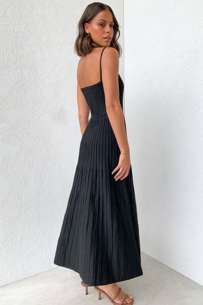Plissiertes Strick-Midikleid mit Spaghettiträgern