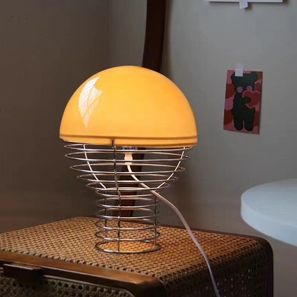 Birnen-Nachtlicht im Bauhaus-Design