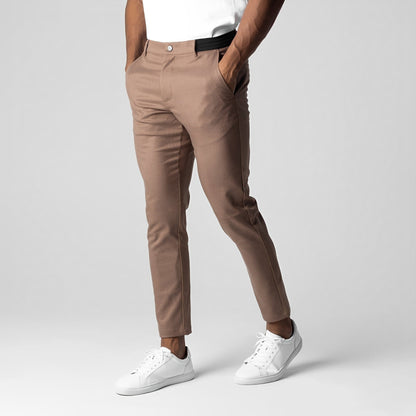 Herren Locker sitzende schmal geschnittene Chino-Hose