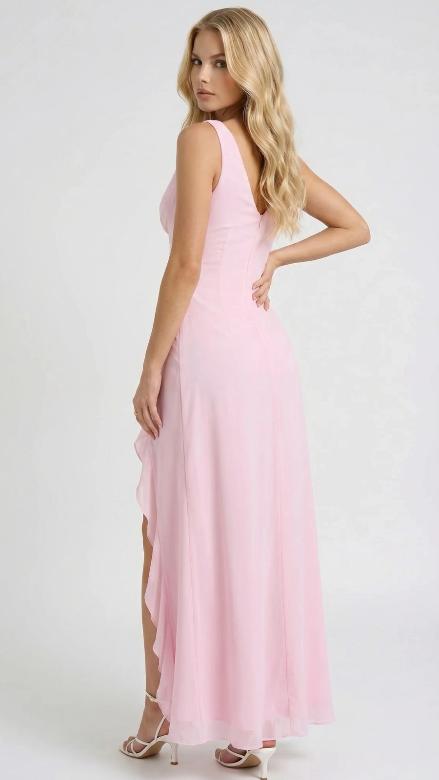 Maxikleid mit Rüschen und Oberschenkelschlitz