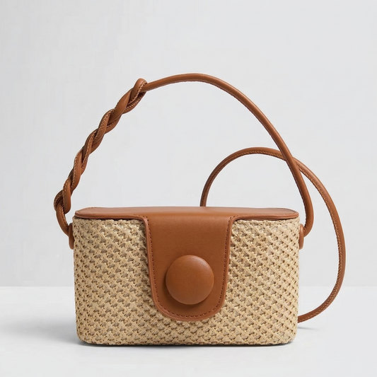 Geflochtene Strohtasche mit geflochtenem Henkel als Schultertasche