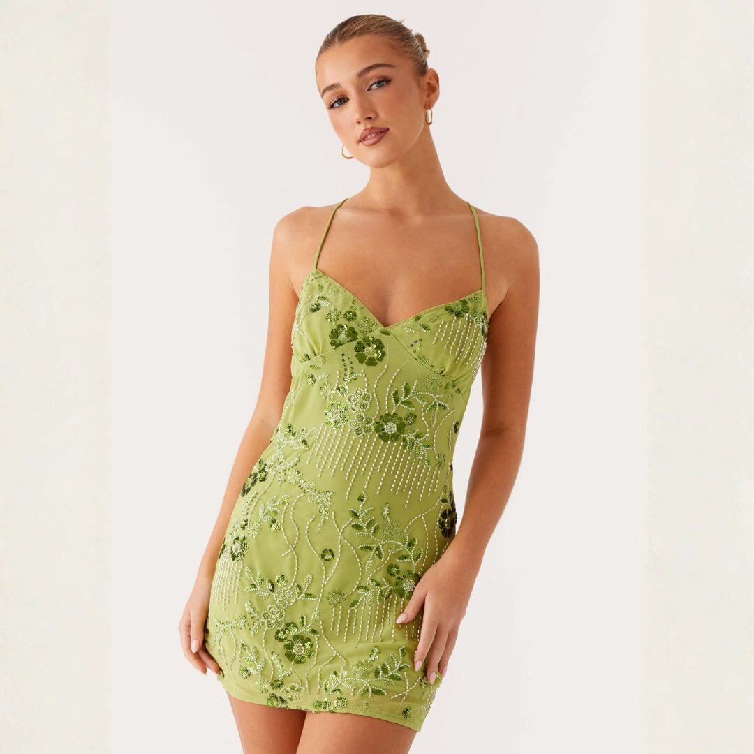 Kurzkleid mit Paillettenverzierung