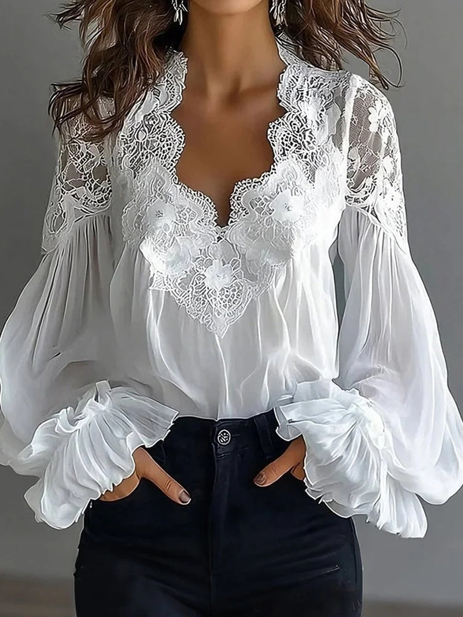 Damenbluse mit Spitzen-Patchwork und Puffärmeln