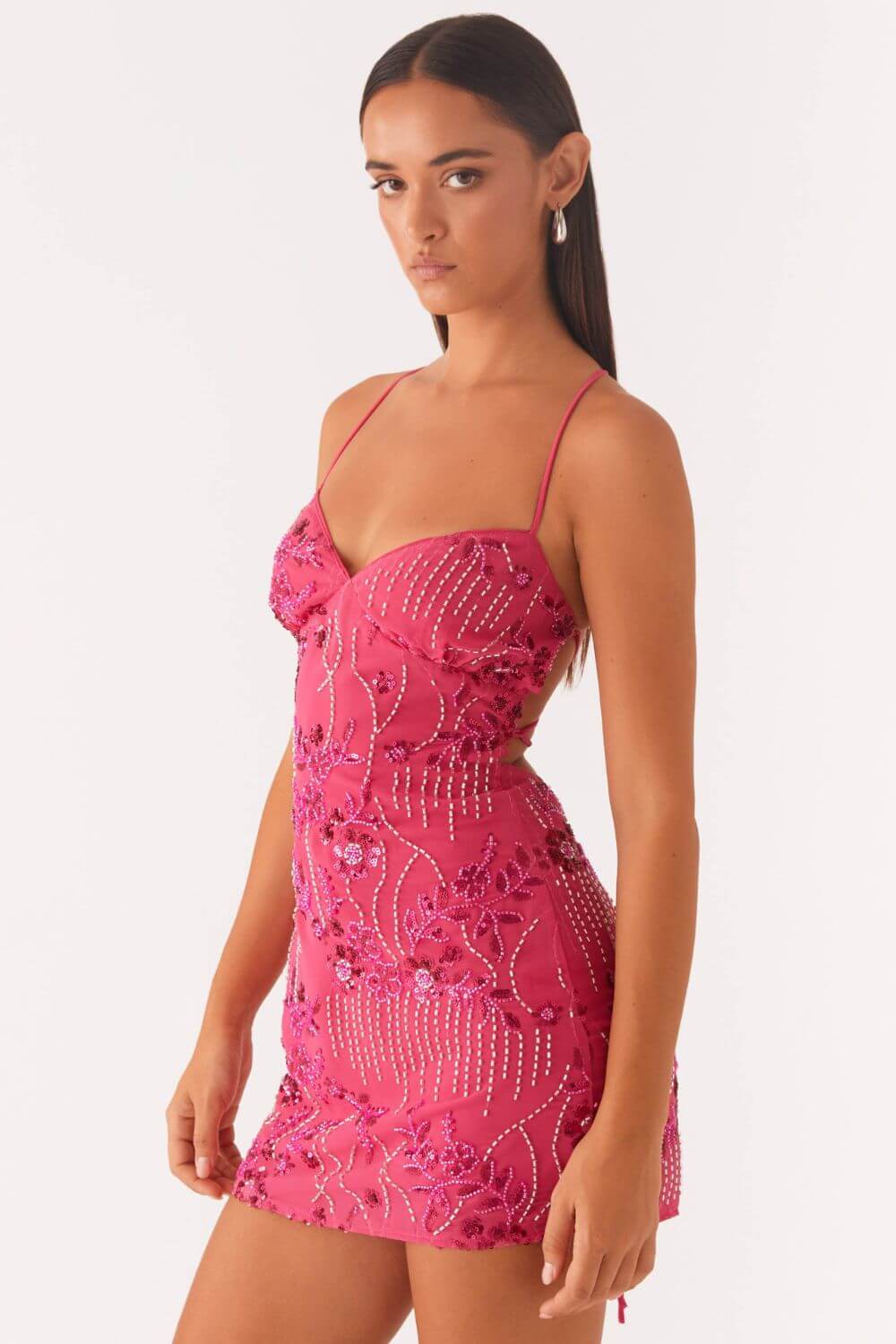Kurzkleid mit Paillettenverzierung