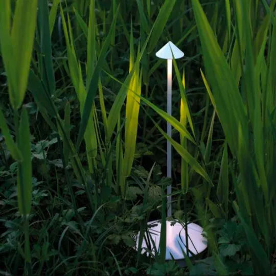 Kabellose LED-Tischlampe – Dimmbar & Wasserfest für Innen- und Außenbereich