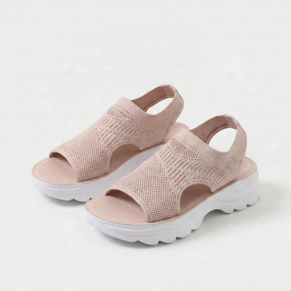 Damen Sandalen mit gepolstertem Fußbett in Vorderansicht