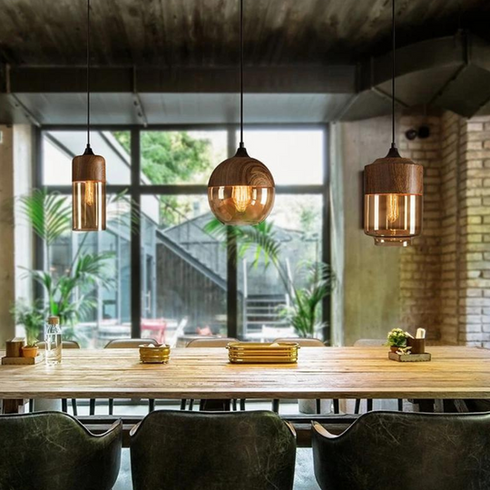 Skandinavische Holz-Deckenlampe mit getöntem Glas