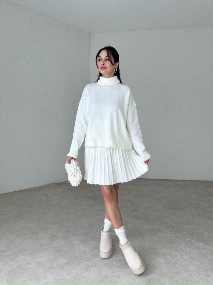 Damen Strick Set Mit Rollkragenpullover Und Plissiertem Rock