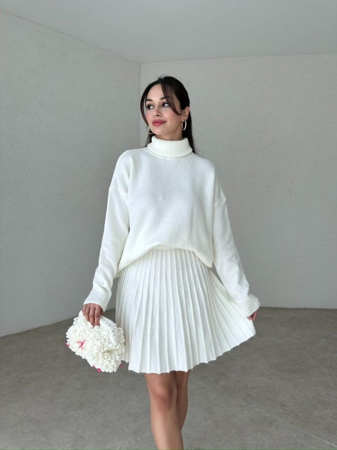 Damen Strick Set Mit Rollkragenpullover Und Plissiertem Rock