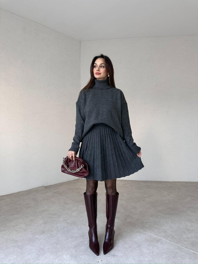 Damen Strick Set Mit Rollkragenpullover Und Plissiertem Rock