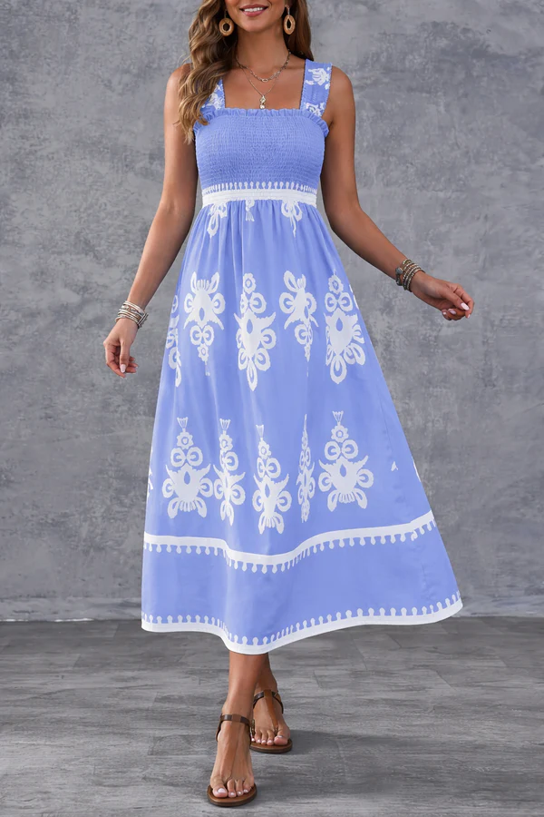 Maxikleid mit geometrischem Muster und Smok-Details