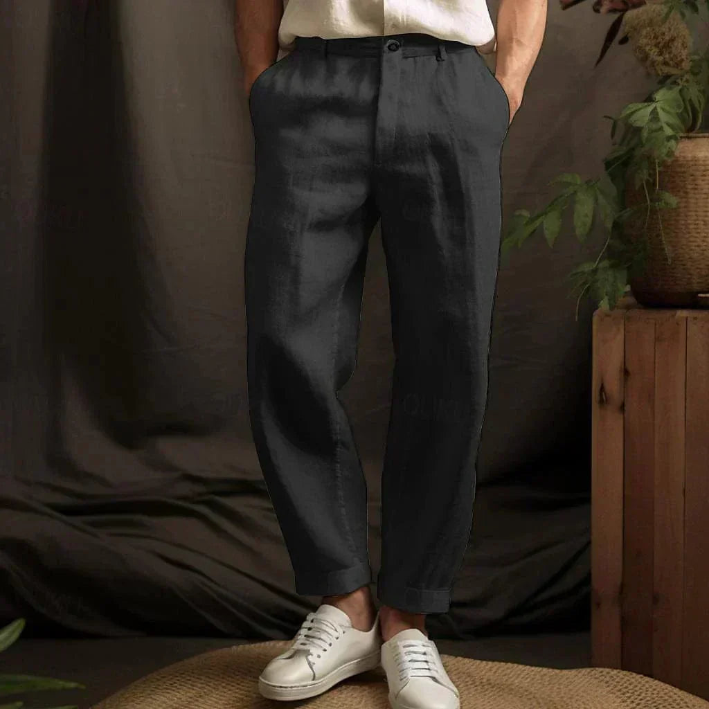 Locker geschnittene Herren Leinenhose in lässigem Alltagslook